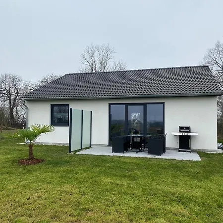 Neu! Modernes Ferienhaus Schwanbeck Mit Whirlpool-Option Dassow Exterior photo