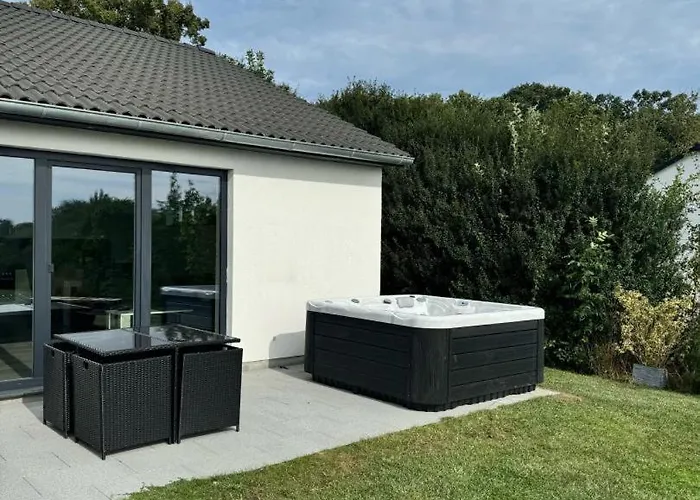 Neu! Modernes Ferienhaus Schwanbeck Mit Whirlpool-Option