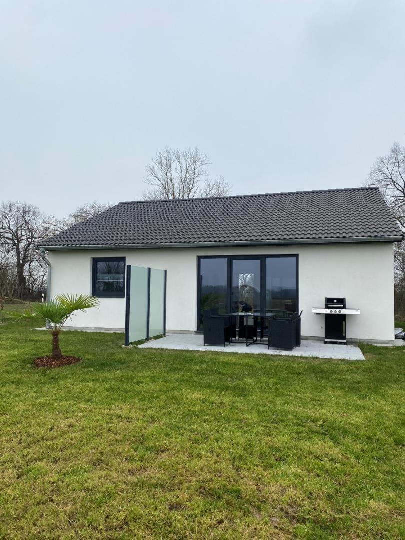 Neu! Modernes Schwanbeck Mit Whirlpool-option Holiday home Dassow
